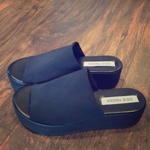 Steve Madden black slides
